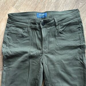 Old Navy women’s Skinny stretch Green mid-rise pants 4